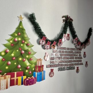 painel com elementos visuais de natal