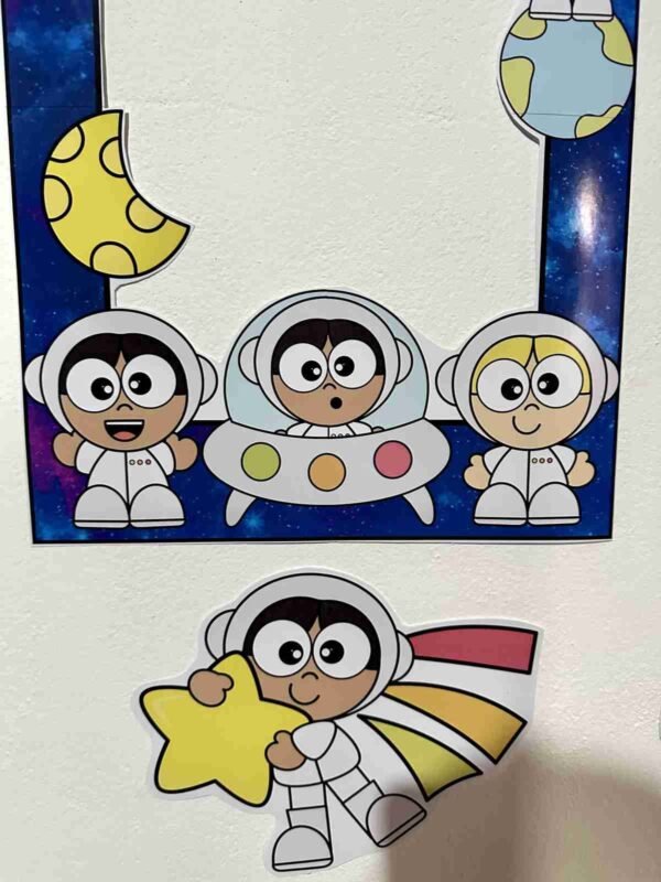 kit educativo universo e astronauta
